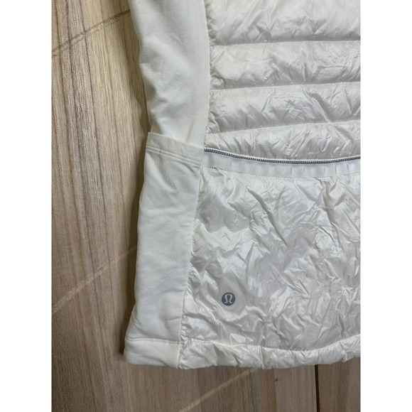 Lululemon Down Vest White Zip Front Puffer Sleeveless Women's Size 4 - Picture 10 of 11